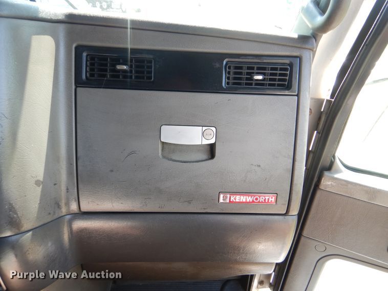 image for item GM9096 2007 Kenworth T800  flat dump bed truck