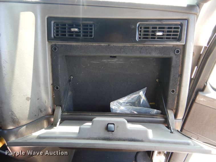 image for item GM9096 2007 Kenworth T800  flat dump bed truck