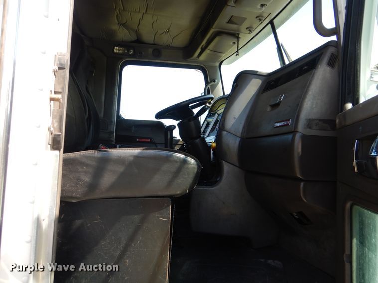 image for item GM9096 2007 Kenworth T800  flat dump bed truck