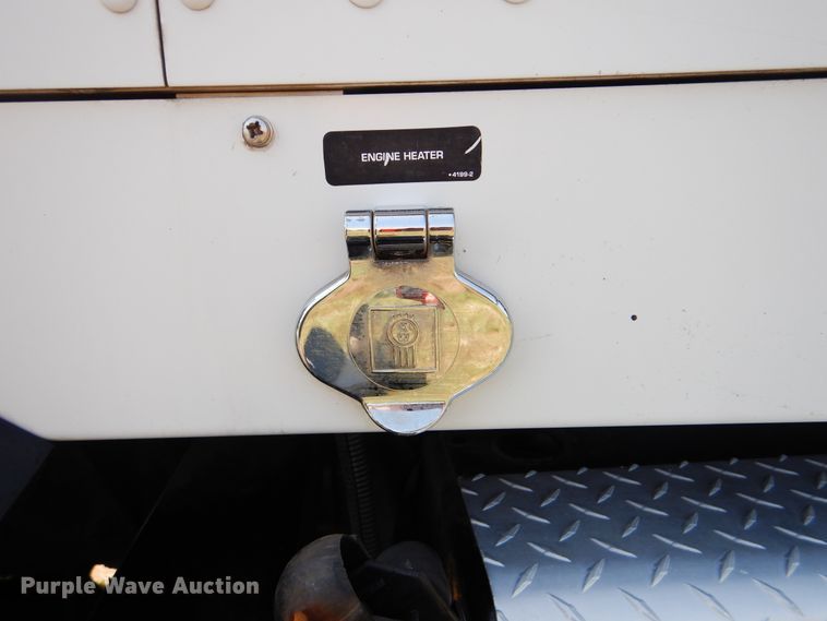 image for item GM9096 2007 Kenworth T800  flat dump bed truck