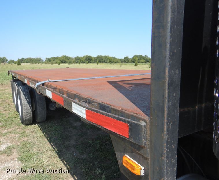 image for item GM9096 2007 Kenworth T800  flat dump bed truck