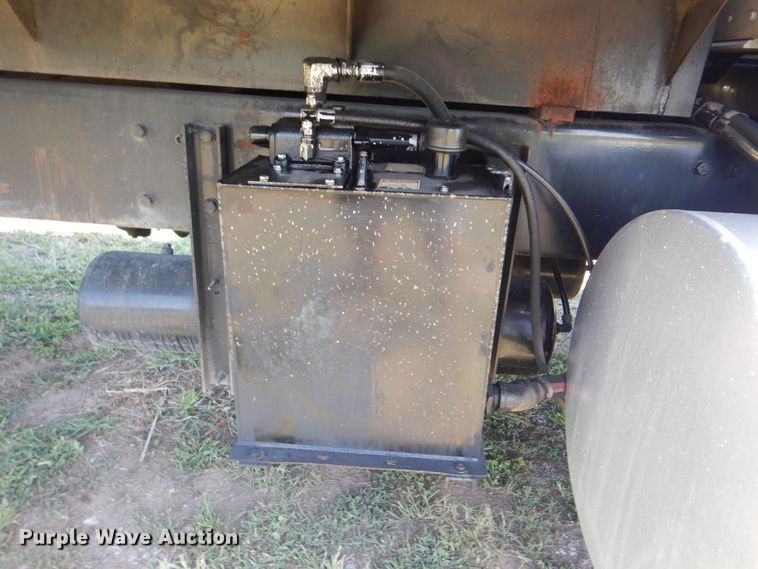 image for item GM9096 2007 Kenworth T800  flat dump bed truck