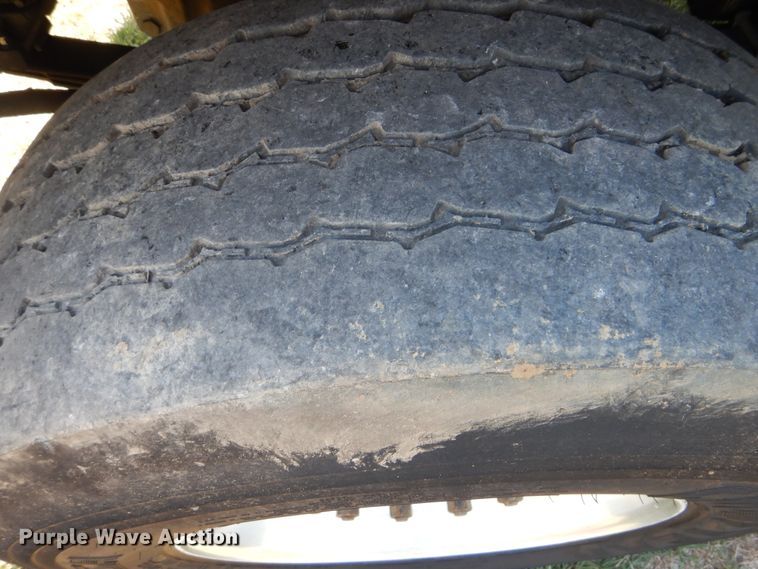 image for item GM9096 2007 Kenworth T800  flat dump bed truck