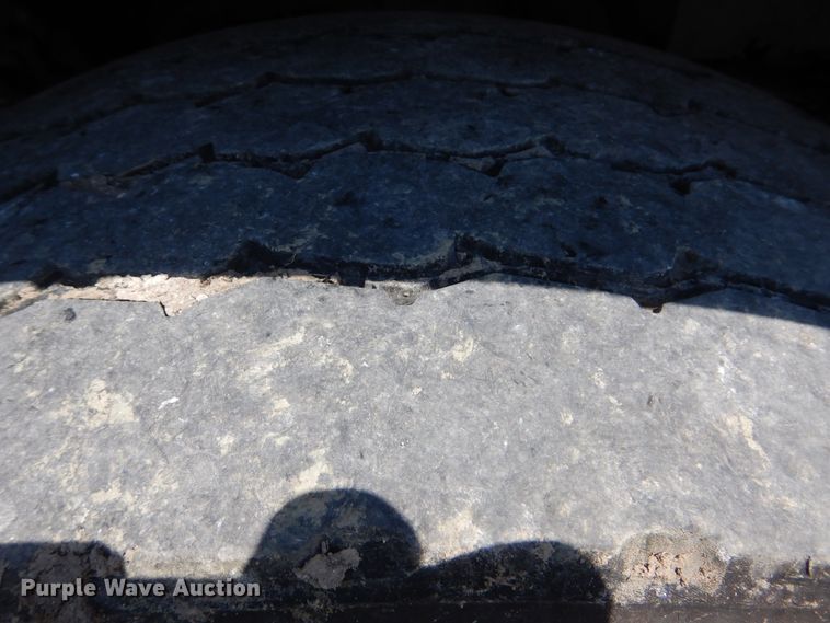 image for item GM9096 2007 Kenworth T800  flat dump bed truck