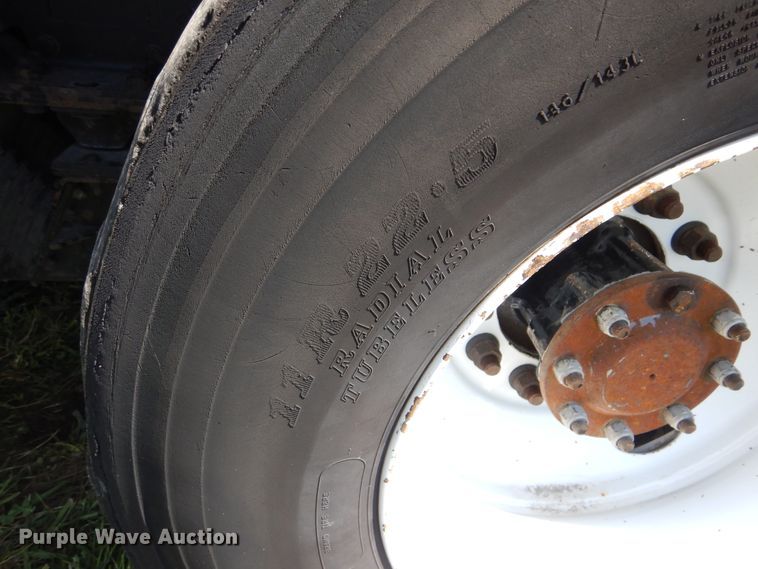 image for item GM9096 2007 Kenworth T800  flat dump bed truck