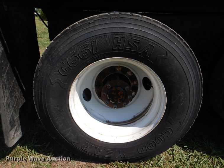 image for item GM9096 2007 Kenworth T800  flat dump bed truck