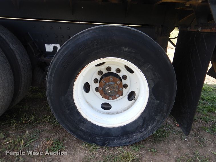 image for item GM9096 2007 Kenworth T800  flat dump bed truck