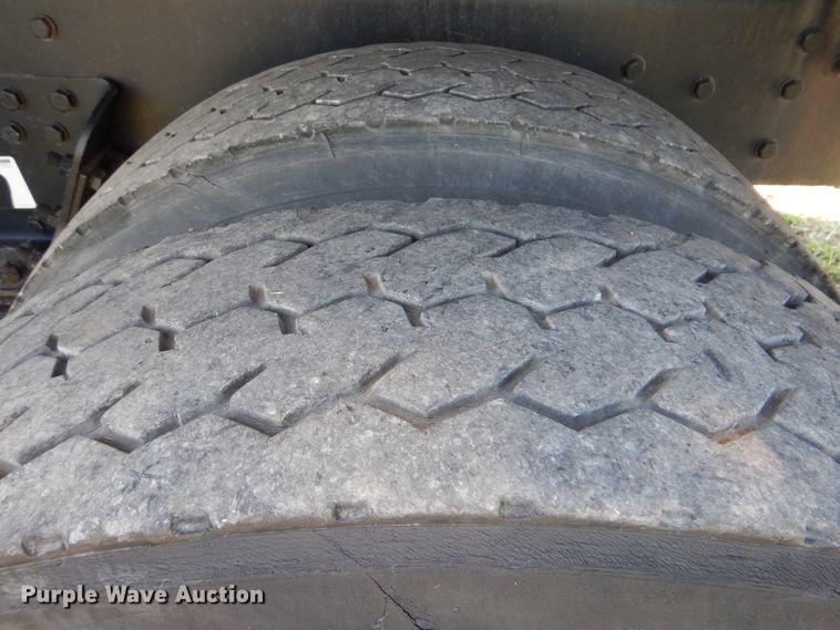 image for item GM9096 2007 Kenworth T800  flat dump bed truck