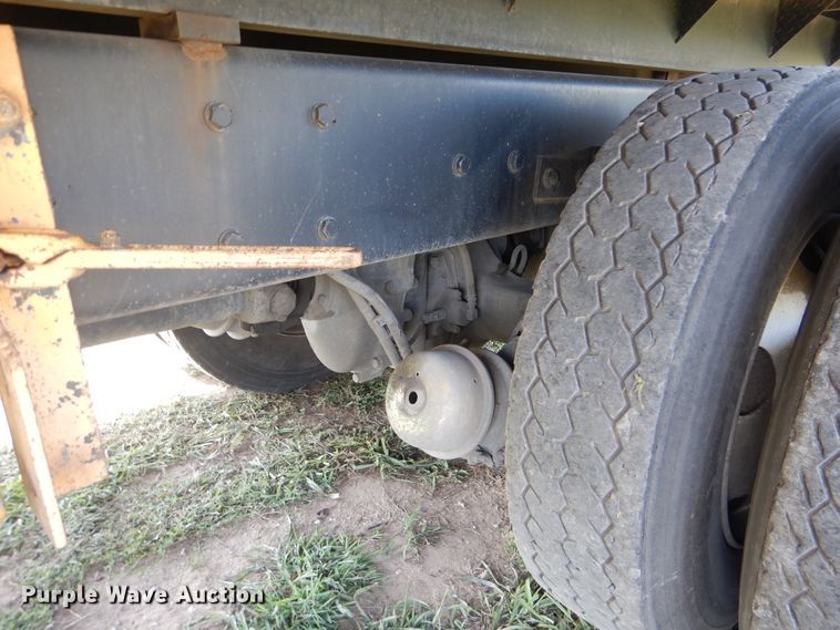 image for item GM9096 2007 Kenworth T800  flat dump bed truck