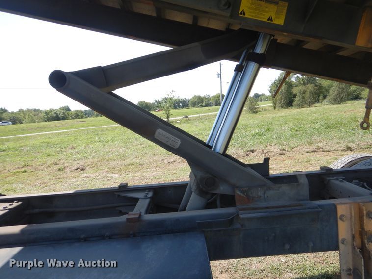 image for item GM9096 2007 Kenworth T800  flat dump bed truck