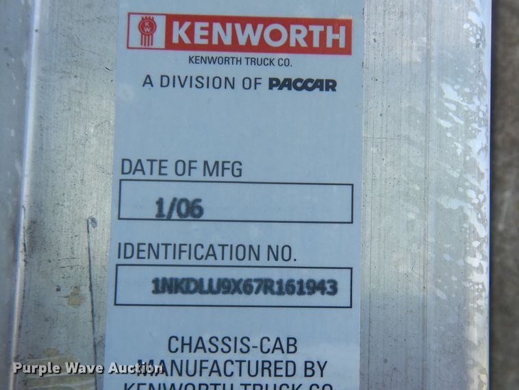 image for item GM9096 2007 Kenworth T800  flat dump bed truck