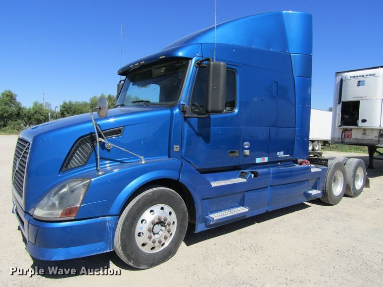 image for item GQ9084 2012 Volvo VNL630  semi truck