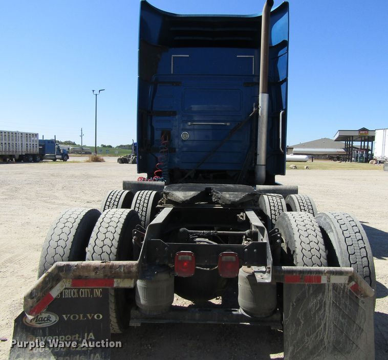 image for item GQ9084 2012 Volvo VNL630  semi truck