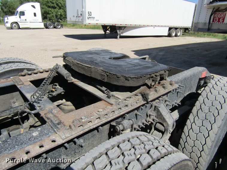 image for item GQ9084 2012 Volvo VNL630  semi truck