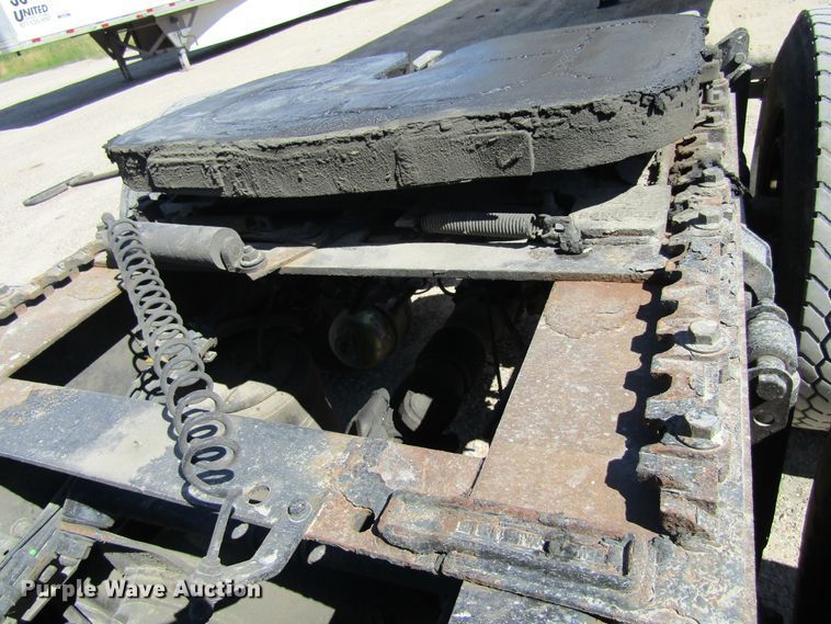 image for item GQ9084 2012 Volvo VNL630  semi truck