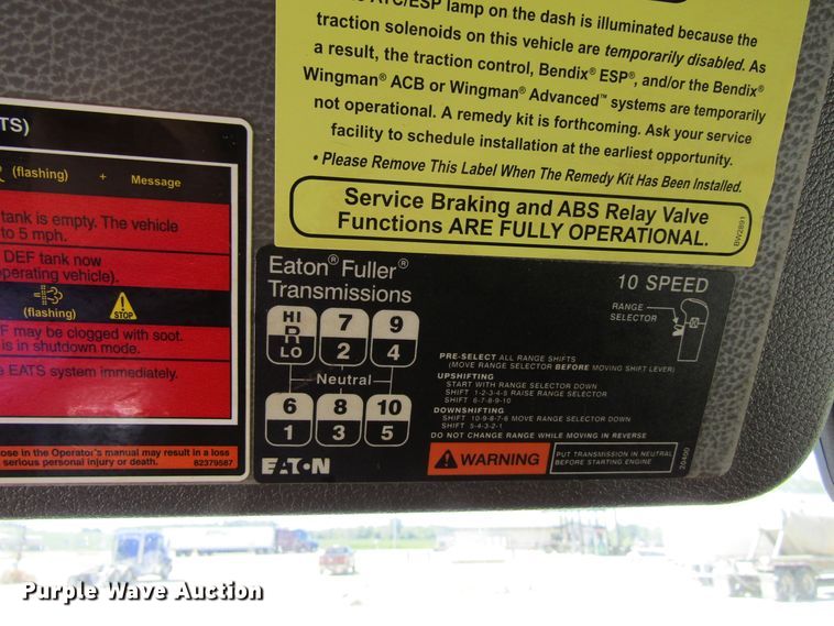 image for item GQ9084 2012 Volvo VNL630  semi truck