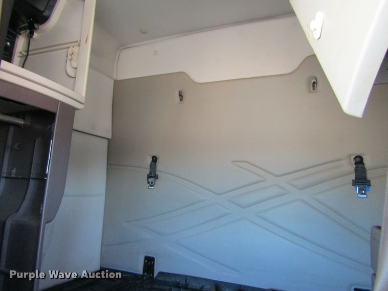 image for item GQ9084 2012 Volvo VNL630  semi truck