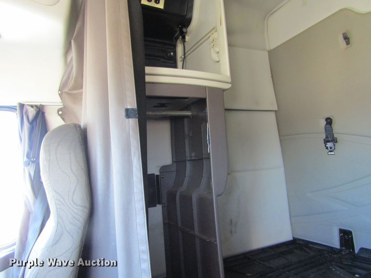 image for item GQ9084 2012 Volvo VNL630  semi truck