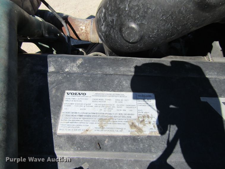 image for item GQ9084 2012 Volvo VNL630  semi truck