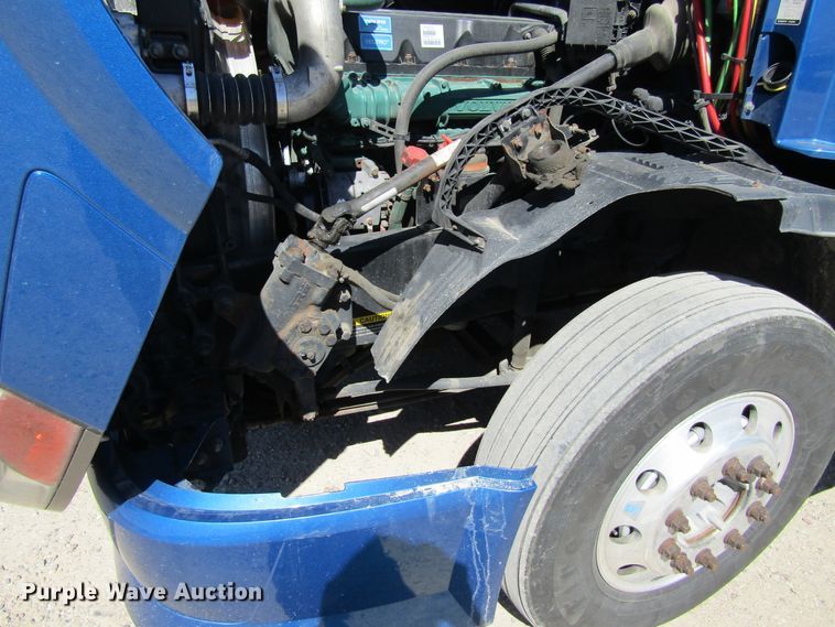 image for item GQ9084 2012 Volvo VNL630  semi truck