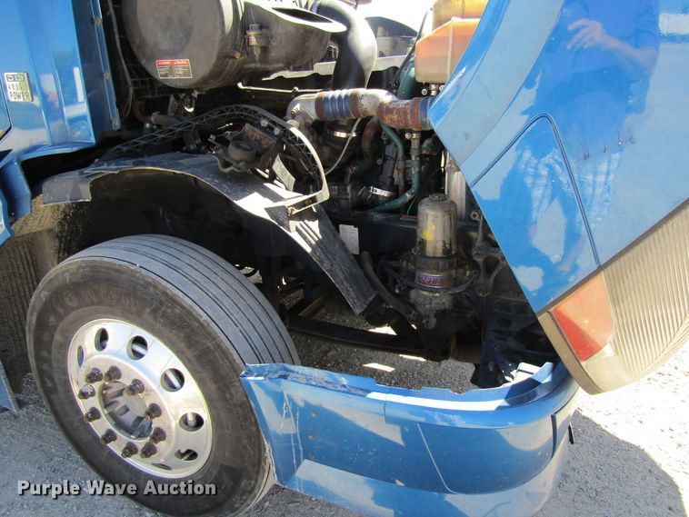 image for item GQ9084 2012 Volvo VNL630  semi truck