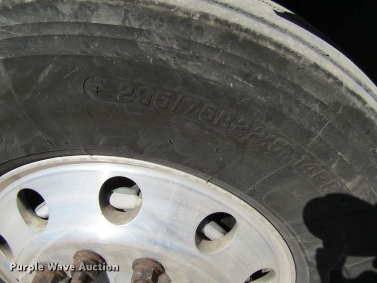 image for item GQ9084 2012 Volvo VNL630  semi truck