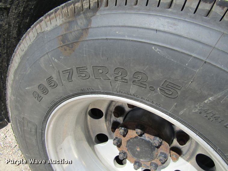 image for item GQ9084 2012 Volvo VNL630  semi truck