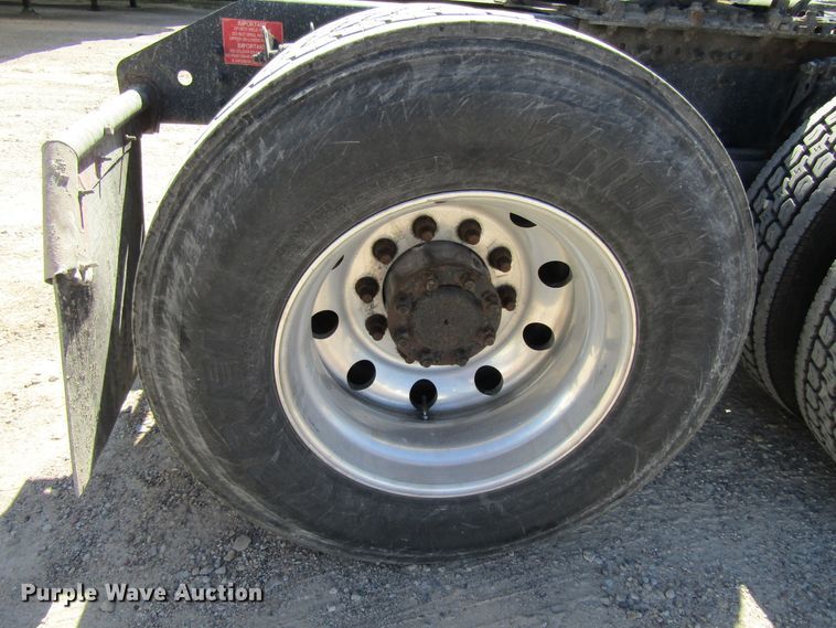 image for item GQ9084 2012 Volvo VNL630  semi truck