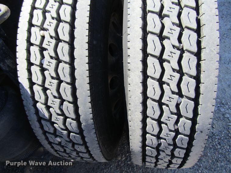 image for item GQ9084 2012 Volvo VNL630  semi truck