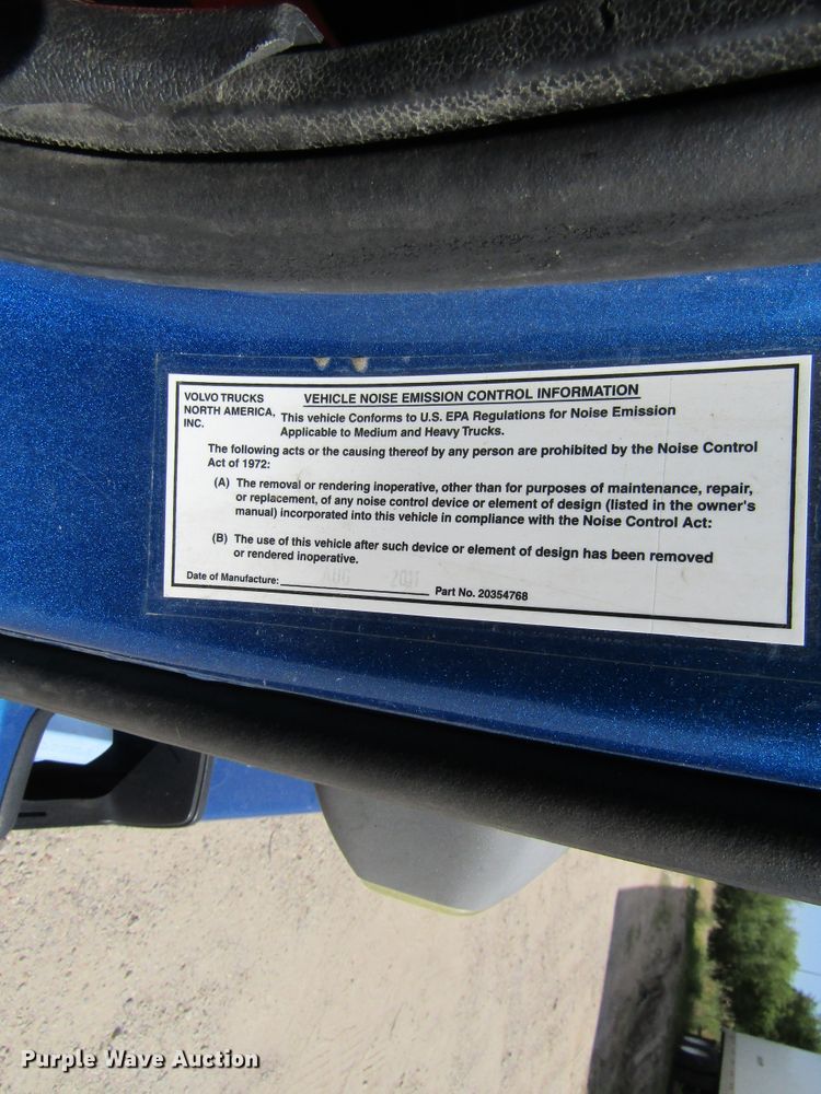 image for item GQ9084 2012 Volvo VNL630  semi truck