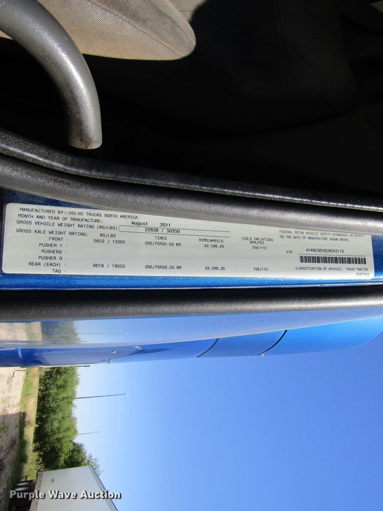 image for item GQ9084 2012 Volvo VNL630  semi truck