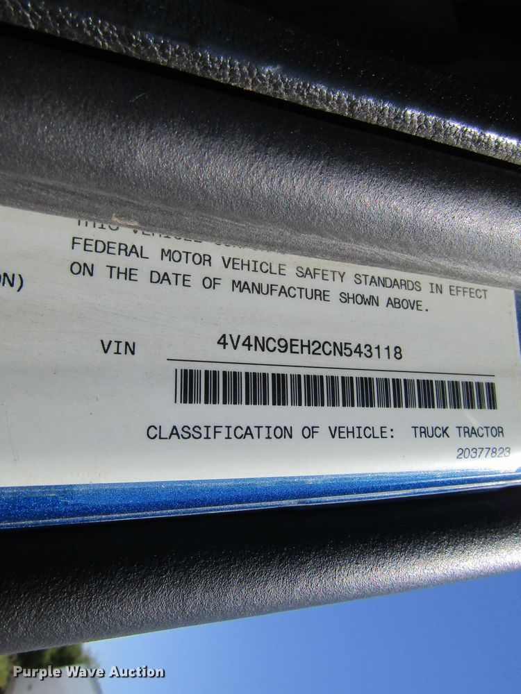 image for item GQ9084 2012 Volvo VNL630  semi truck