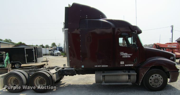 image for item GQ9091 2005 Freightliner Columbia  semi truck