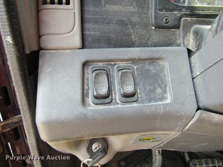 image for item GQ9091 2005 Freightliner Columbia  semi truck