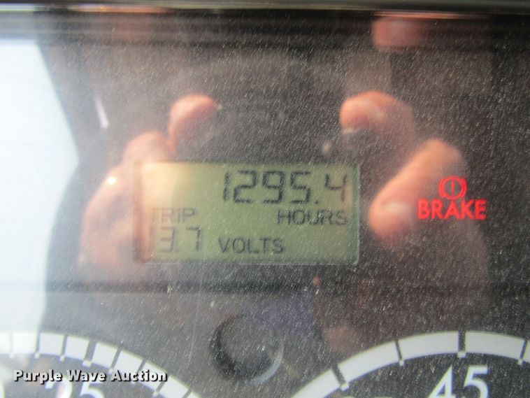 image for item GQ9091 2005 Freightliner Columbia  semi truck