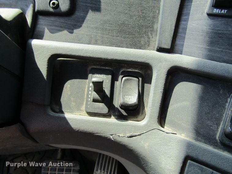 image for item GQ9091 2005 Freightliner Columbia  semi truck