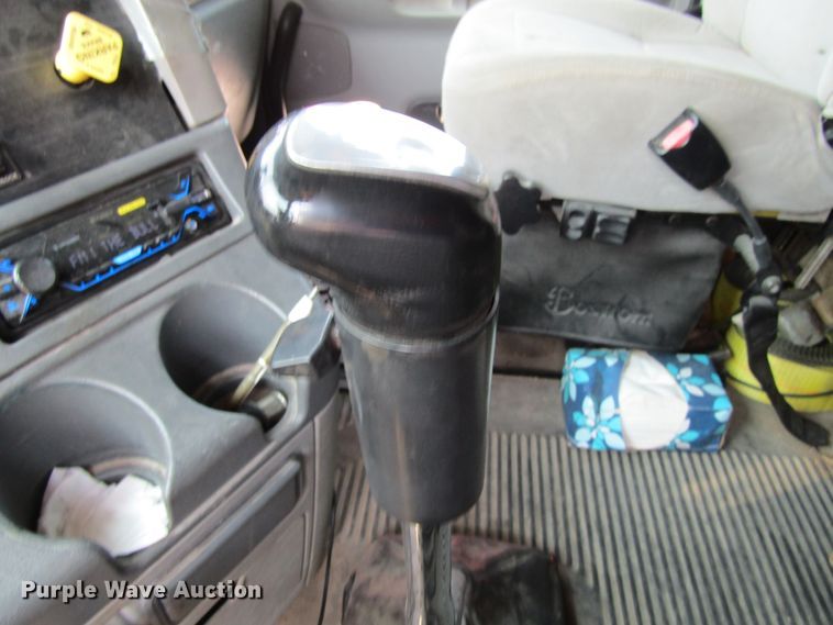 image for item GQ9091 2005 Freightliner Columbia  semi truck