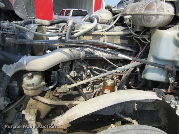 image for item GQ9091 2005 Freightliner Columbia  semi truck