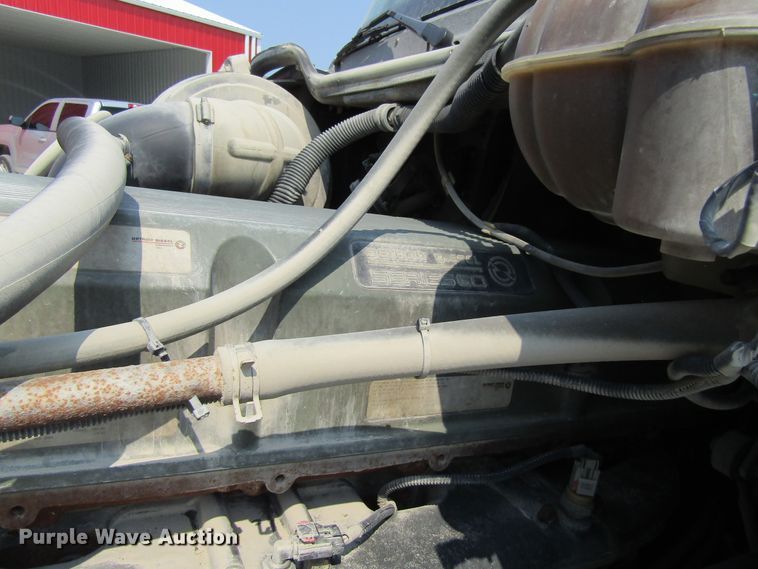 image for item GQ9091 2005 Freightliner Columbia  semi truck