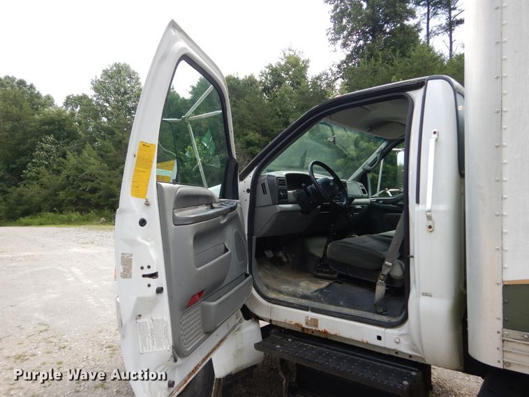 image for item GR9718 2004 Ford F650 Super Duty XLT  box truck