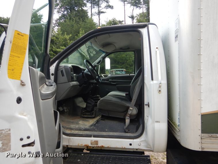 image for item GR9718 2004 Ford F650 Super Duty XLT  box truck