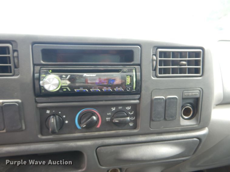 image for item GR9718 2004 Ford F650 Super Duty XLT  box truck