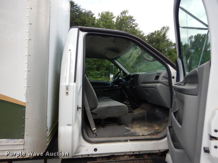 image for item GR9718 2004 Ford F650 Super Duty XLT  box truck