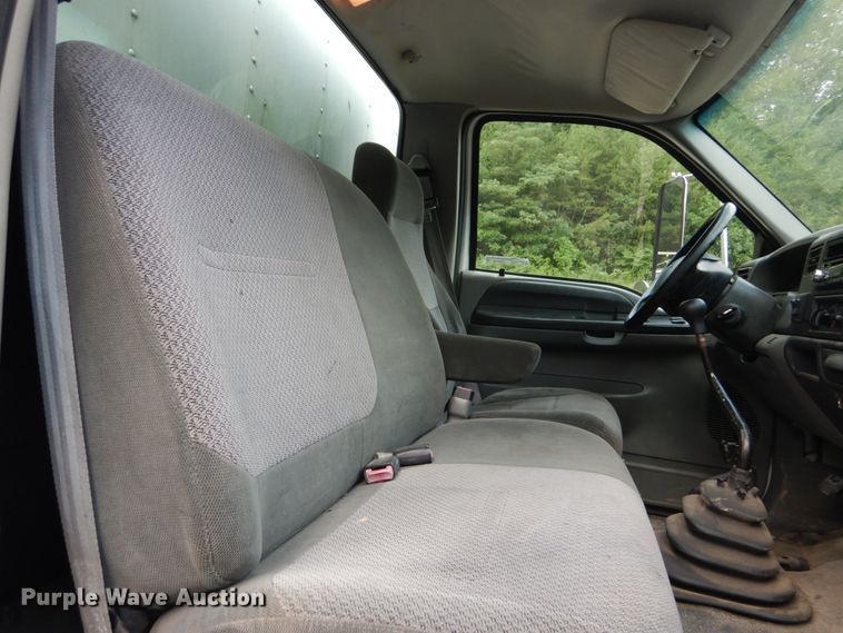 image for item GR9718 2004 Ford F650 Super Duty XLT  box truck