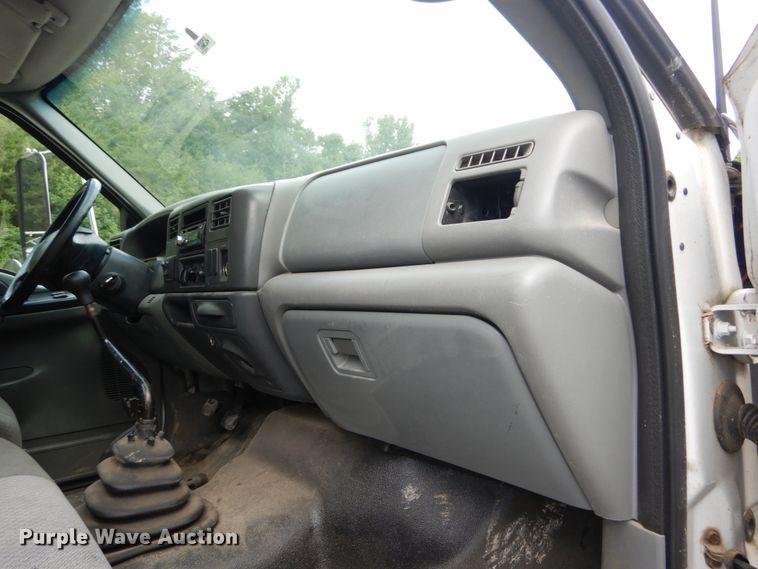 image for item GR9718 2004 Ford F650 Super Duty XLT  box truck