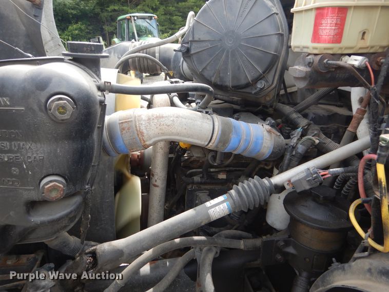 image for item GR9718 2004 Ford F650 Super Duty XLT  box truck