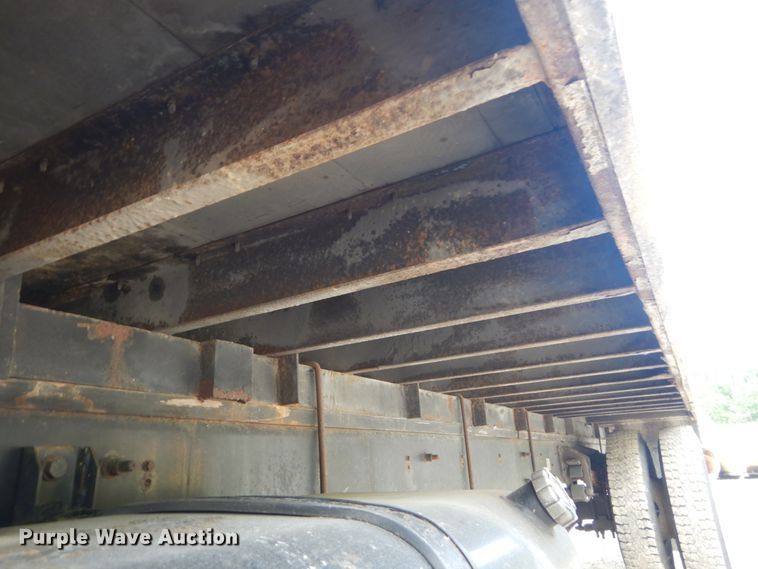 image for item GR9718 2004 Ford F650 Super Duty XLT  box truck