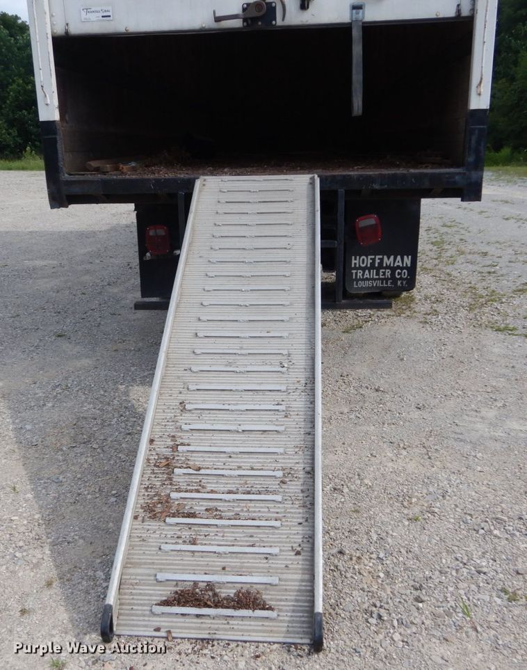 image for item GR9718 2004 Ford F650 Super Duty XLT  box truck