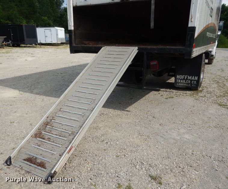 image for item GR9718 2004 Ford F650 Super Duty XLT  box truck