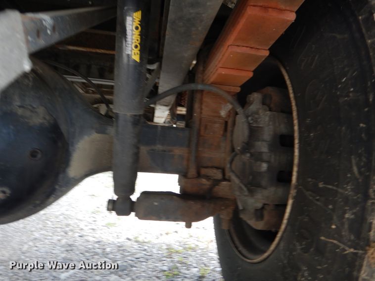 image for item GR9718 2004 Ford F650 Super Duty XLT  box truck